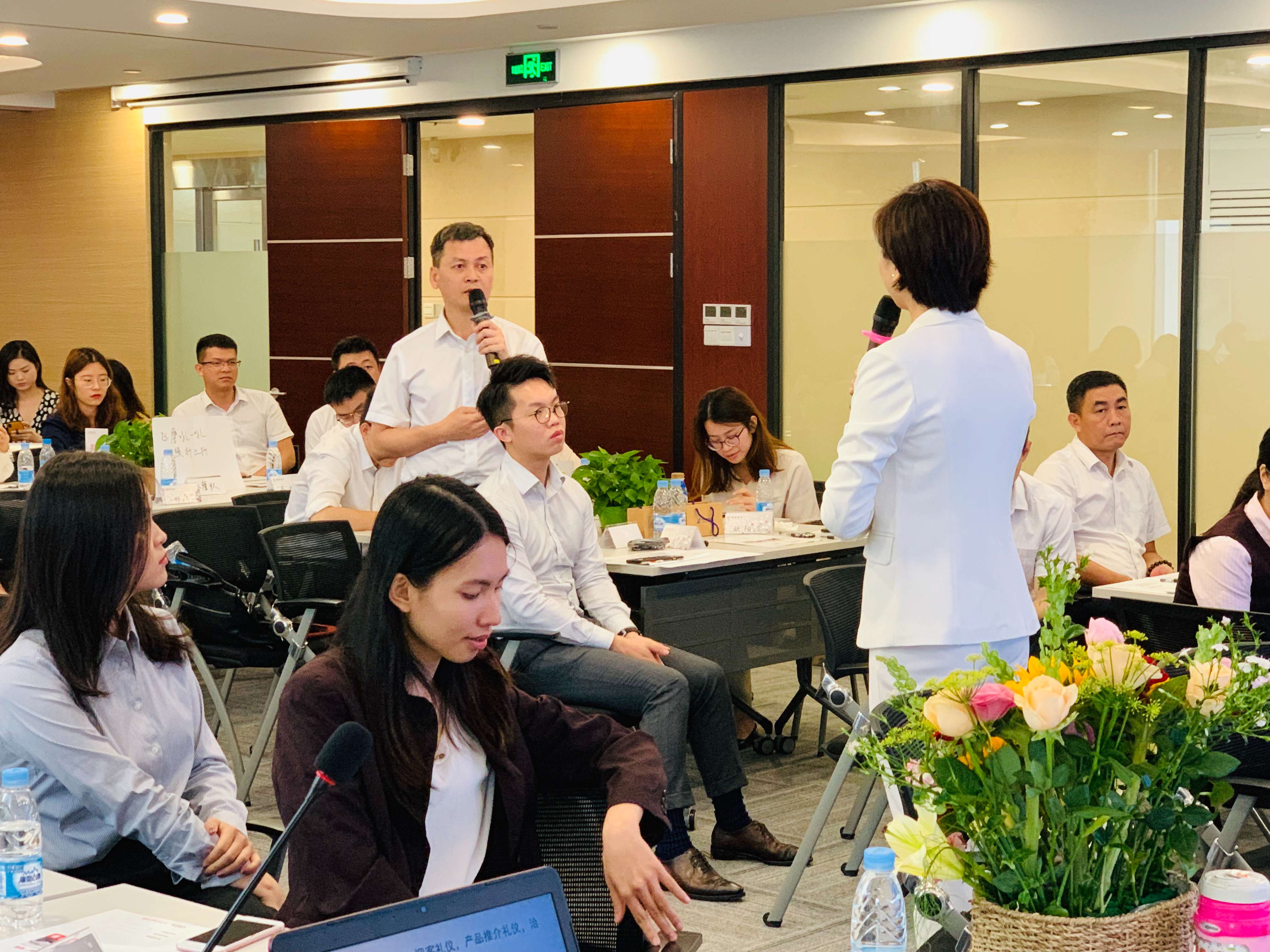 東莞商務禮儀培訓案例|優化服務水平