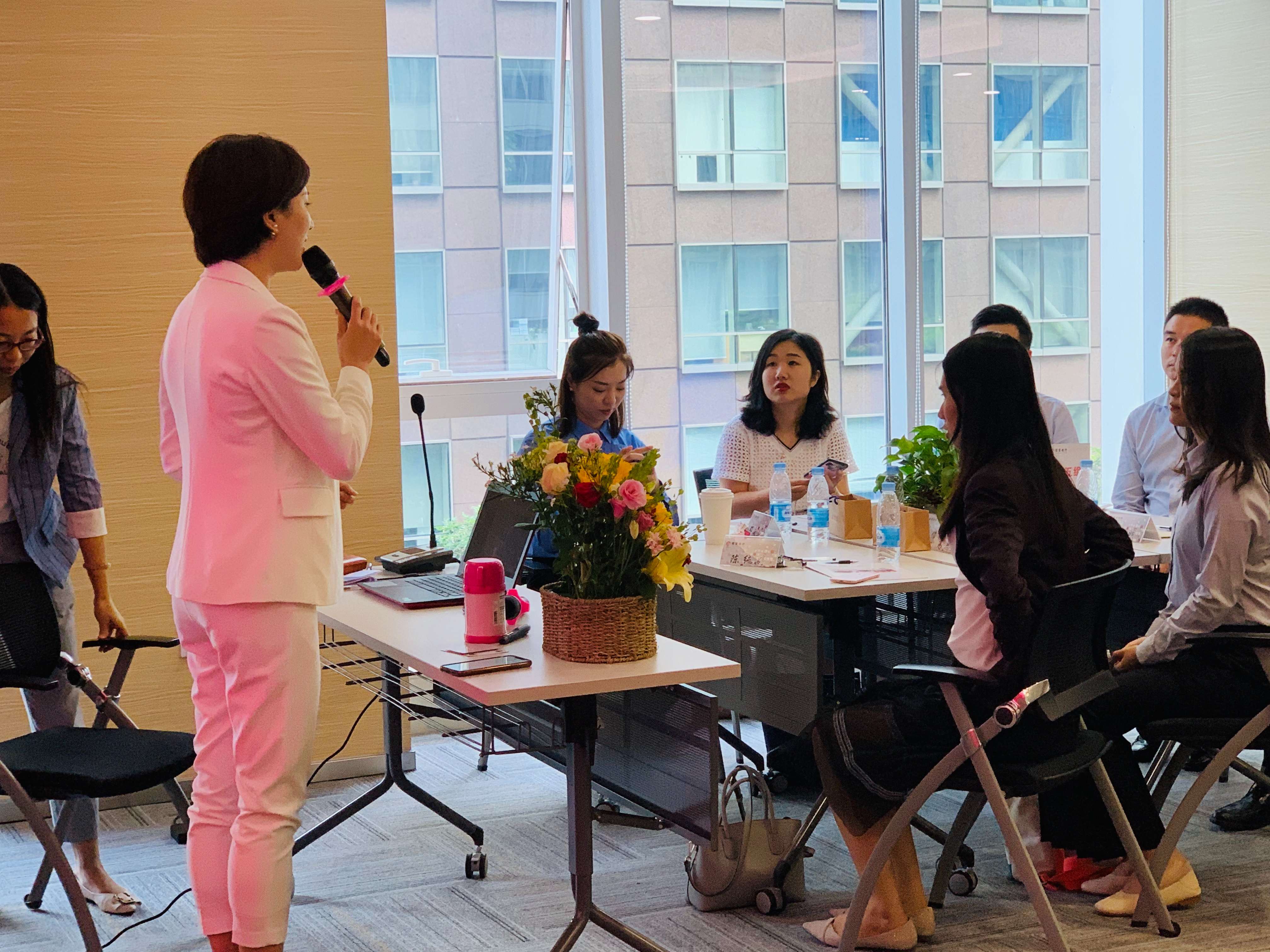 深圳商場禮儀培訓老師服務案例